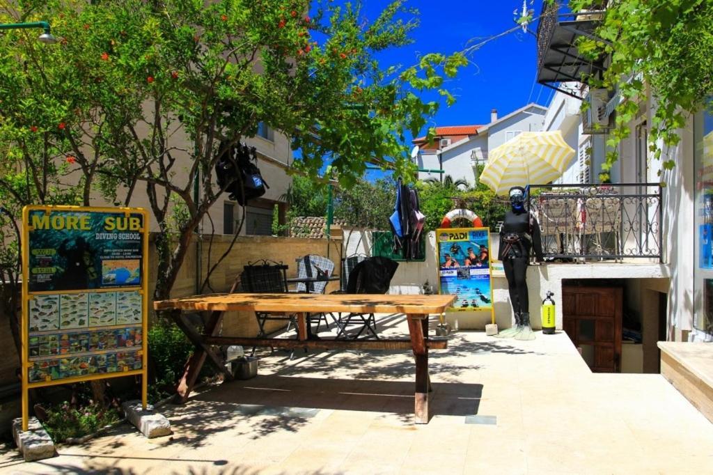 Apartments By The Sea Makarska - 15200 Экстерьер фото