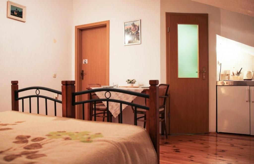 Apartments By The Sea Makarska - 15200 Экстерьер фото